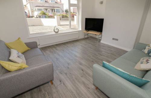 Bay View Bungalow Benllech, 5 Min Walk from Beach - Foto 8