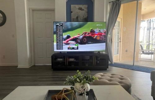 Luxury Villa - 75 inch smart TV, Upgrades throughout! 20 minutes to Disney - Foto 1