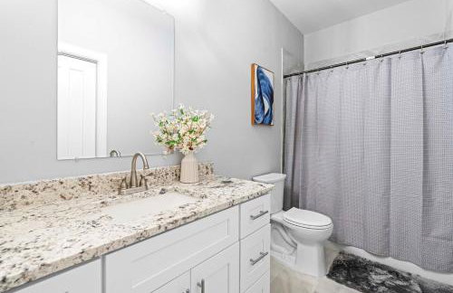 Modern new built in prime Raleigh location - Foto 35