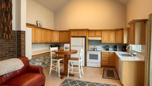 Lakefront Bungalow! 35 Miles to Mt Rainier! - Foto 3