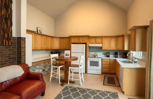 Lakefront Bungalow! 35 Miles to Mt Rainier! - Foto 3