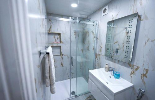 Cozy Charming Bungalow BRAND NEW - Photo 22