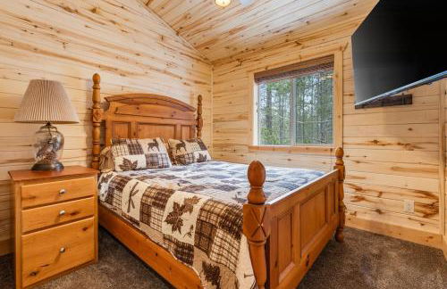 Rustic Retreat, Sleeps 20, Epic Game Room, Hot Tub, 20min to Yellowstone - Foto 28