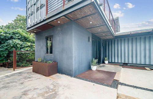 Luxury 4-Bedroom Container Home, Hot-Tub & Firepit - Foto 26