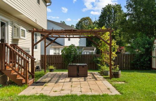 5 BedRooms Family retreat with GameRoom Near DC & Qunatico - Photo 20