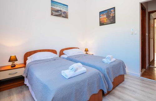 Apartments Azzurro- Three Bedroom Apartment with Terrace and Hot Tub Azzurro I-donji - Foto 4