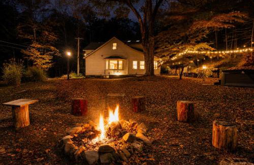 Creek, Sauna, Hot Tub, Fire Pit & Pet-Friendly - Photo 4