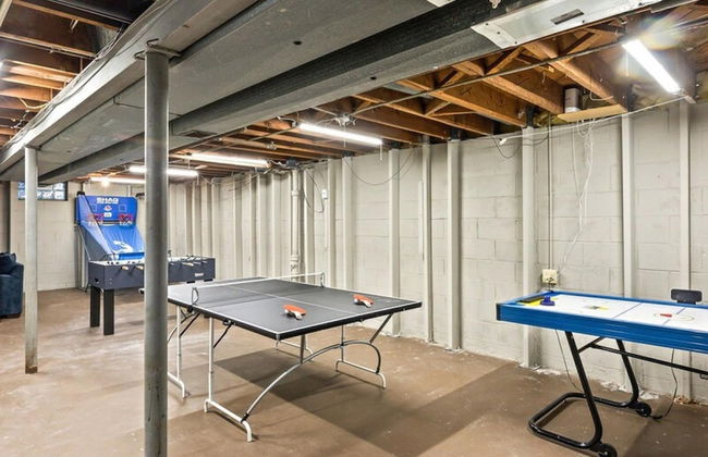 Brew City Game Room Fenced Yard Sleeps 13 - Foto 38