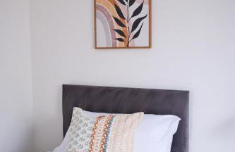 Westhoughton 3 Bedroom House - Free Parking - Photo 17