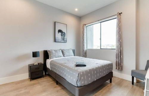 Luxury Modern 4 Bedroom 3 Bathroom Home with Rooftop Deck #2 - Photo 6