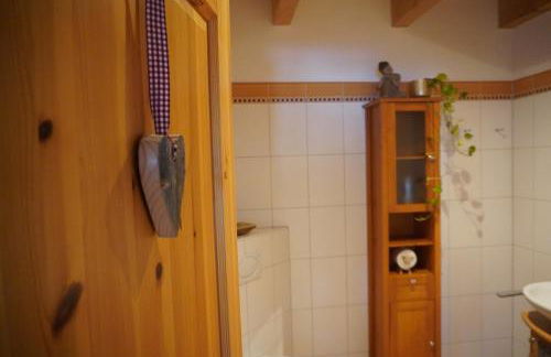 FeWo BergZeit auf 1000 m Höhe mit Balkon, Parkplatz, WLAN, Küche - Photo 24