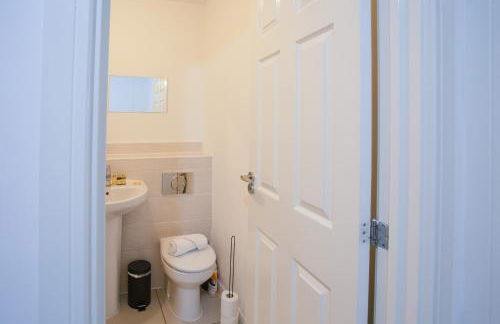 Cosy 2-bed home - For Company contractor and Leisure stays - NEC, Airport, HS2, Contractors, Resort World - Foto 29