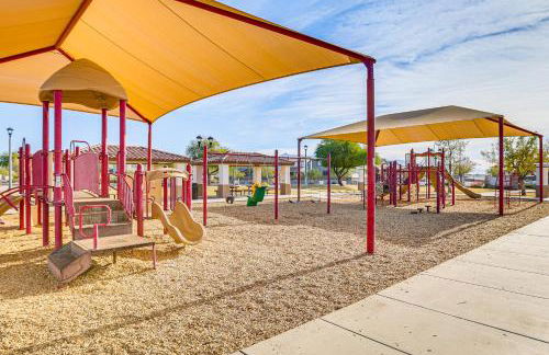 Outdoor Oasis and Community Perks Goodyear Gem - Foto 31