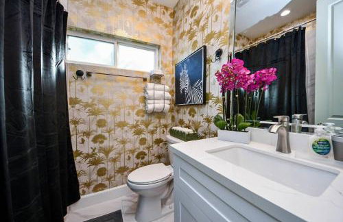 BrandNew! Secret Garden HTX |5BR w/GameRoom+HotTub - Foto 34