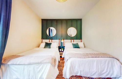 Luxury 8 Bed/4 Ba NuLu Home Private yard/parking - Foto 52