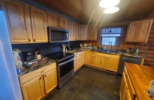 Gorgeous Cabin by Lake with Waterview and walking access - Foto 3