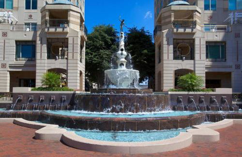 Peaceful Luxury 3 beds*Lake*Kitchen*LaundryMetro - Foto 53