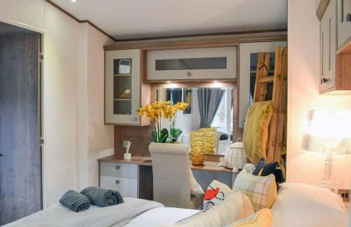 2 Bed Lodge - Sleeps 6 - Dogs - Hot Tub - Parking - Foto 13