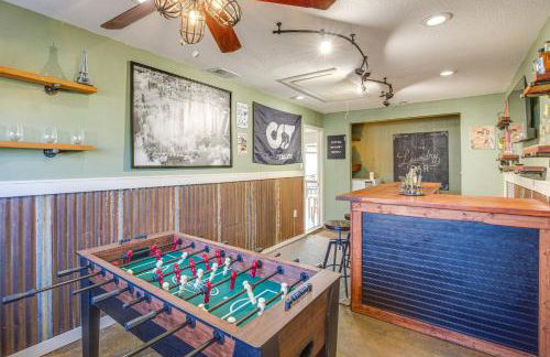 Game Room and Fire Pit Family-Friendly Aubrey Home - Foto 13