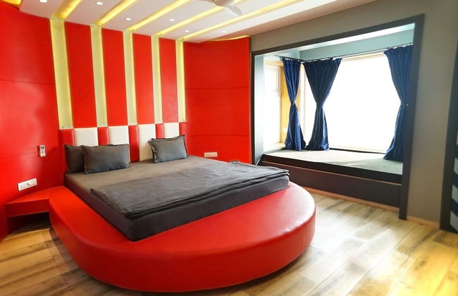 Sports Bar Villa by Shiloh Stays - Photo 9