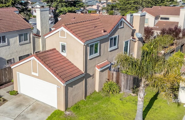 Succulents & Seashells Coastal Paradise by Beach - Foto 1