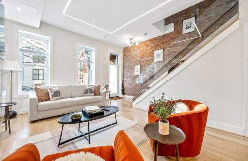 Sleeps 12 Downtown Entire home with rooftop - Foto 1