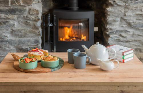 Lakeland Cottage - Bowness-on-Windermere sleeps 6 - Photo 5