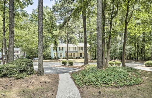 Walk to Dtwn and Breweries Townhome in Cary! - Foto 27