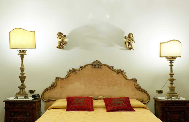 Luxury Venetian Rooms - Photo 14