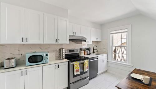 Cozy Gem in the Heart of East Rock with FREE Parking near Yale and DT - Foto 4