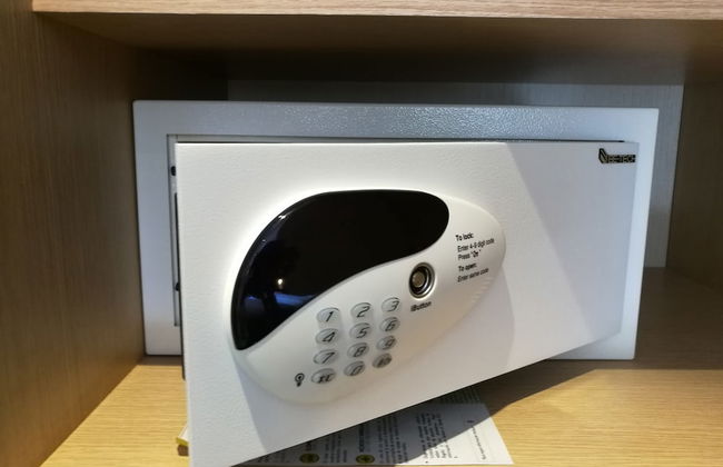 Hotel Plaza Suites - Photo 20