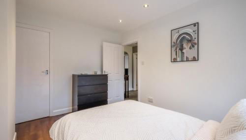 Sleek 2B/1B Retreat in Lindley, Huddersfield - Foto 5