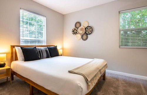 Family Retreat in Birmingham, 7BR 4BA - Photo 5