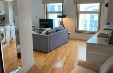 High Apartment in St James-Piccadilly COV10 - Photo 9