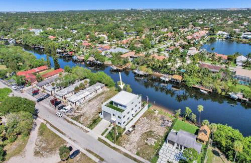 Cozy Unit wMini-Golf Balcony - Photo 15
