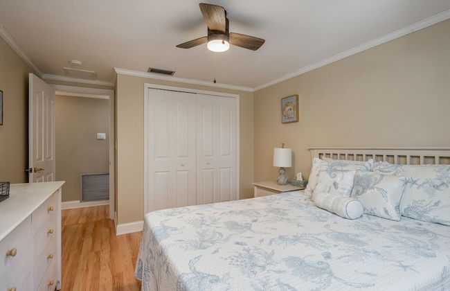 Great 6BR for All Ages/Heated Pool 5 Min to Beach by RedAwning - Foto 12