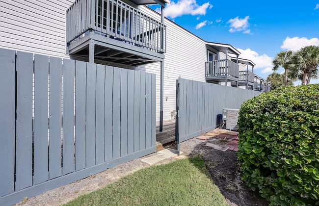 Fernandina Shores Condo with Private Balcony and Access to Pool by RedAwning - Foto 37