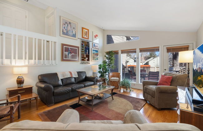 Mid-century Mod Retreat Lakefront Trails, Quiet - Photo 9