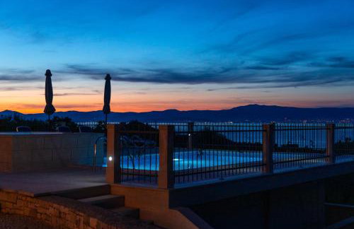 VILLA AGAPE - Three bedroom villa on 15k m2 olive grove - Incredible 360 view - Free parking - Private pool and jacuzzi - Foto 75