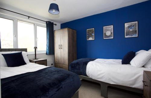 GERARD WALK - Spacious Home, High Speed Wi-Fi, Free Parking, Garden - Foto 20