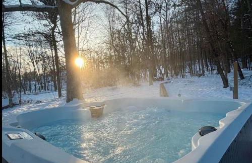 Victorian Lake Oasis Hot Tub Private Lakefront - Foto 6