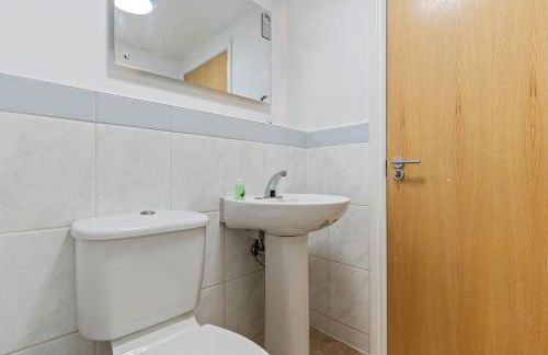 Central Birmingham 2 Bed with Balcony and City Views - Foto 10