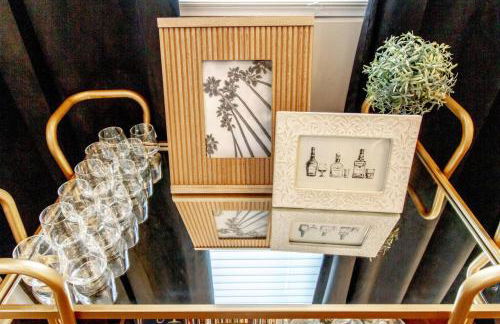 The Ultimate Double Rooftop Deck with Skyline Views - Foto 13