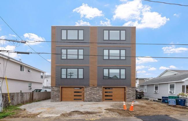 New Luxury 4 Bed Condo Perfect for Winter Rental - Photo 17