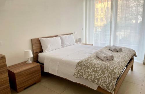 Central Modern Apartment near Lake Como with Elevator and Air Conditioning - Photo 4