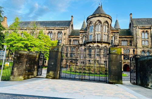 DESIGNER HOUSE - University of Glasgow / Central Glasgow 'Hillhead' West End G12 - Luxurious & Contemporary Detached House / Terrace / Garden / 'electric car charging' Garage Parking - Foto 76