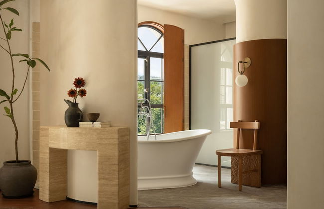 Golden Age Hotel - Photo 37