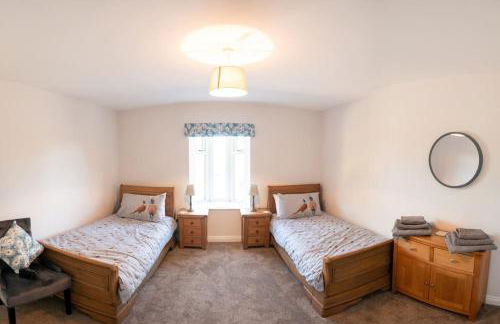 Country Crabtree Bungalow with large wild garden - Photo 76