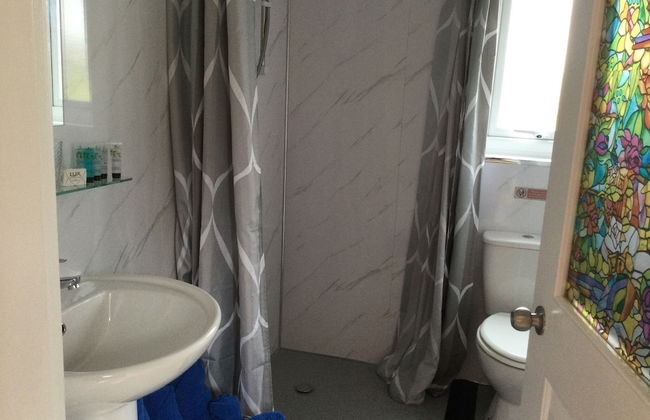 Orange Yurt With Hot Tub- Sleeps 3, Parking & Wifi - Photo 9