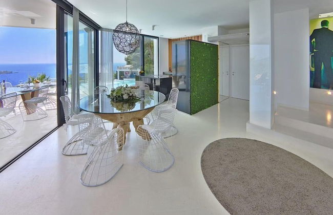 Striking Villa With Terraced Garden - Foto 27